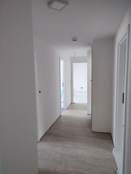 helle 4-Zimmer-DG-Wohnung (3. OG) in Gelsenkirchen-Mitte ab sofort zu vermieten!